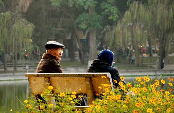 Description: http://images.dvt.vn/Images/Uploaded/Share/2011/01/12/CamxucmuadongHaNoiTXGjpg.jpg