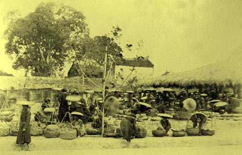 http://www.vnexpress.net/Files/Subject/3B/A2/0C/58/cho-hop-ngoai-cua-dong.jpg
