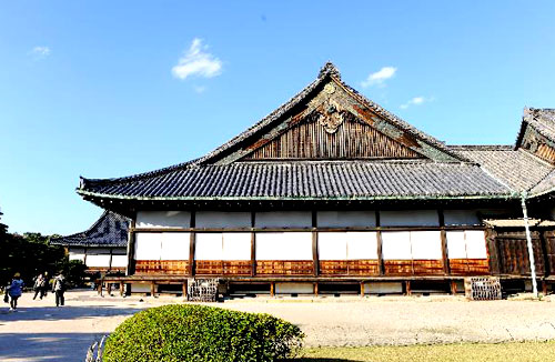 http://ngoisao.net/News/Choi-gi/2010/11/154294-tham-cung-dien-nijo-o-kyoto/kyoto-5.jpg